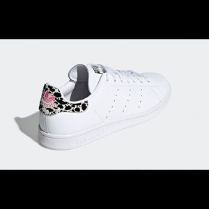 Adidas Stan Smith sneakers in white animal